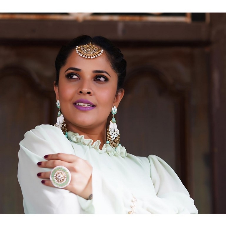 Anasuya Bharadwaj Photos - 5 / 12 photos