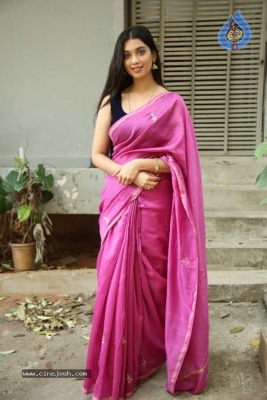 Digangana Suryavanshi Stills - 13 of 15