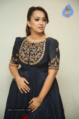 Ester Noronha Photos - 7 of 20