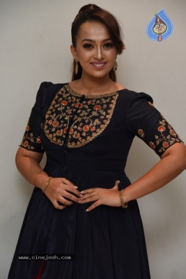 Ester Noronha Photos - 14 of 20