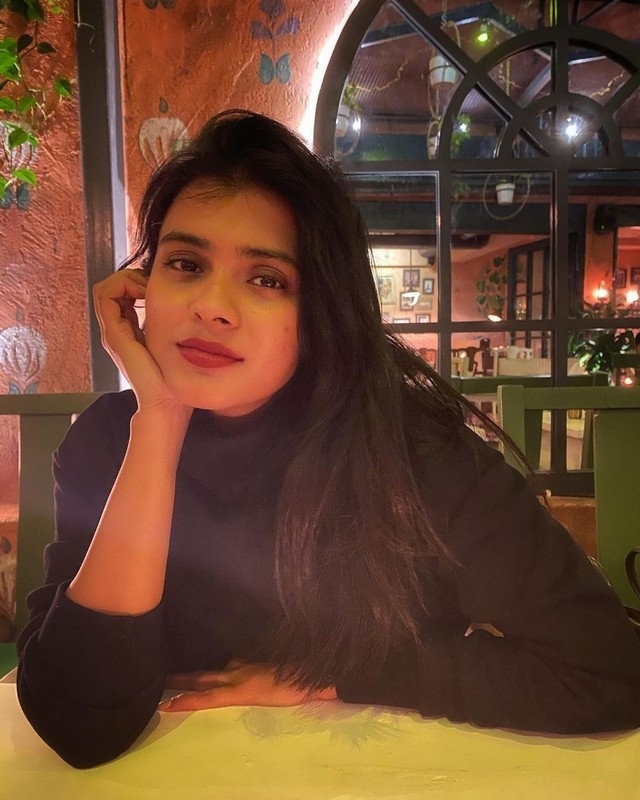 Hebah Patel Photos - 2 / 3 photos