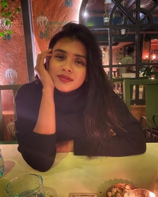 Hebah Patel Photos - 1 of 3