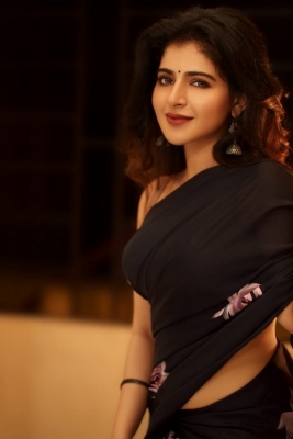 Iswarya Menon Photos - 3 of 4