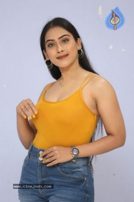 Preeti Singh Photos - 3 of 13