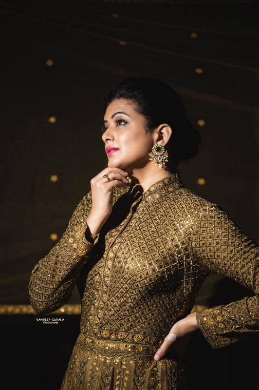 Priya Mani﻿ New Photos - 2 / 5 photos