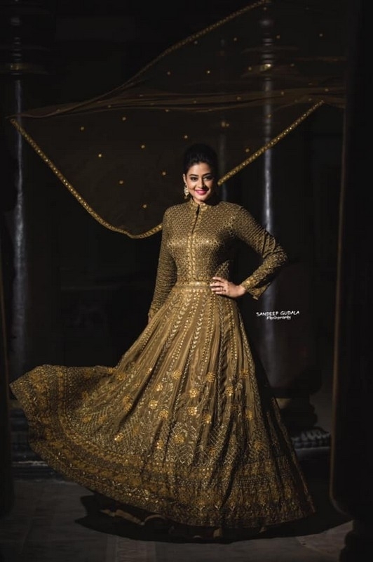 Priya Mani﻿ New Photos - 3 / 5 photos