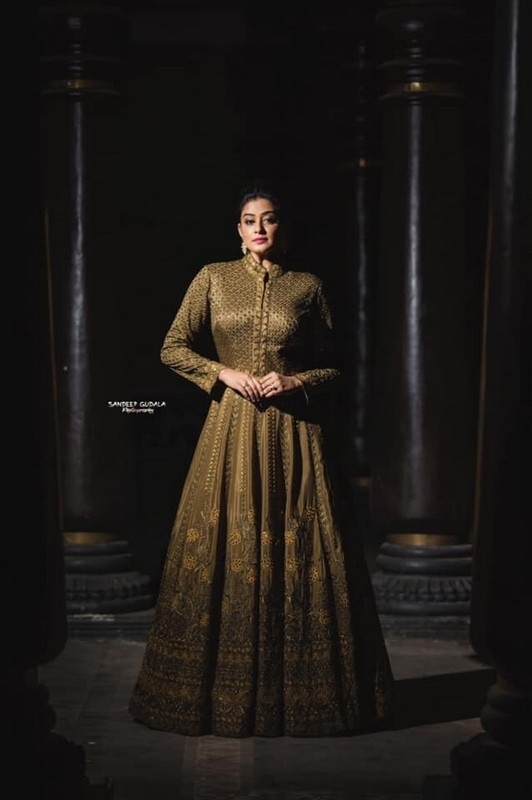 Priya Mani﻿ New Photos - 4 / 5 photos