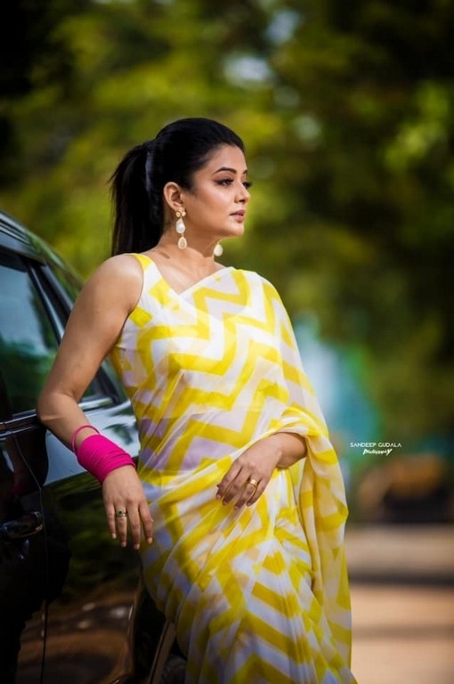 Priyamani Photos - 1 / 6 photos
