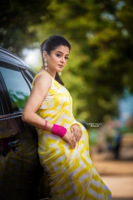 Priyamani Photos - 2 of 6