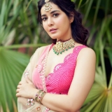 Raashi Khanna Photos