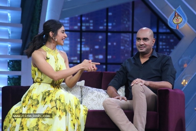 Rakul Preet and Director Krish from the sets of SamJam - 13 / 21 photos