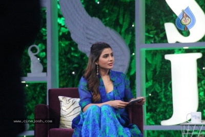 Rakul Preet and Director Krish from the sets of SamJam - 4 of 21