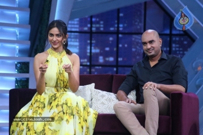 Rakul Preet and Director Krish from the sets of SamJam - 10 of 21