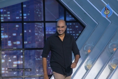 Rakul Preet and Director Krish from the sets of SamJam - 19 of 21