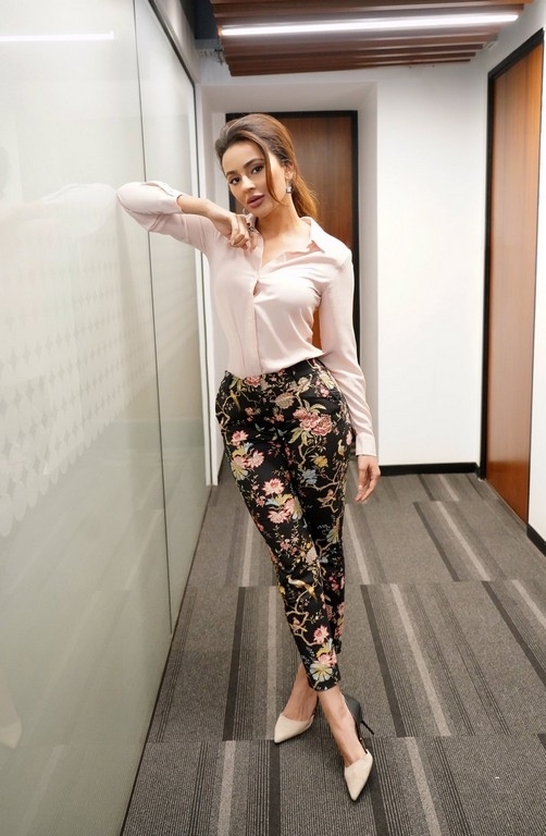 Seerat Kapoor Stills - 2 / 4 photos