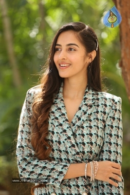 Simrat Kaur Randhawa Photos - 9 of 18