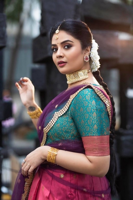 Sreemukhi Photos - Photo 4 of 10