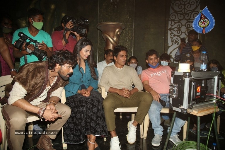 Alludu Adhurs Movie Shooting Coverage - 8 / 21 photos