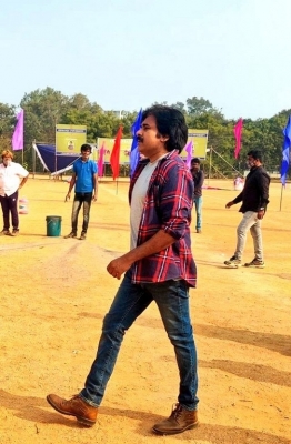 Pawan Wraps up Vakeel Saab Shooting - 1 of 4