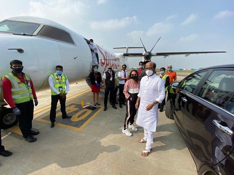 Rajinikanth leaves to Hyderabad for Annaatthe shoot - 2 / 3 photos