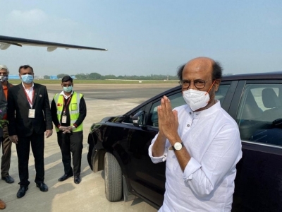 Rajinikanth leaves to Hyderabad for Annaatthe shoot - 3 of 3
