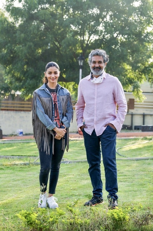 Alia Bhatt joins RRR Movie shoot from today - 3 / 3 photos