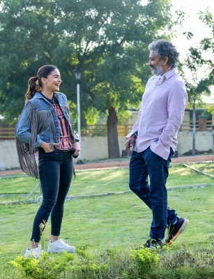 Alia Bhatt joins RRR Movie shoot from today - 1 of 3