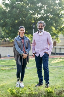 Alia Bhatt joins RRR Movie shoot from today - 3 of 3