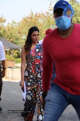 Allu Arjun and Samantha from the sets of SamJam - 18 of 20