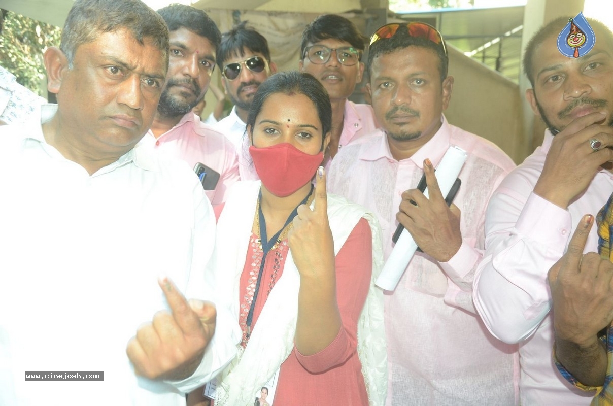 Celebrities cast their Vote GHMC Elections 01 - 19 / 36 photos