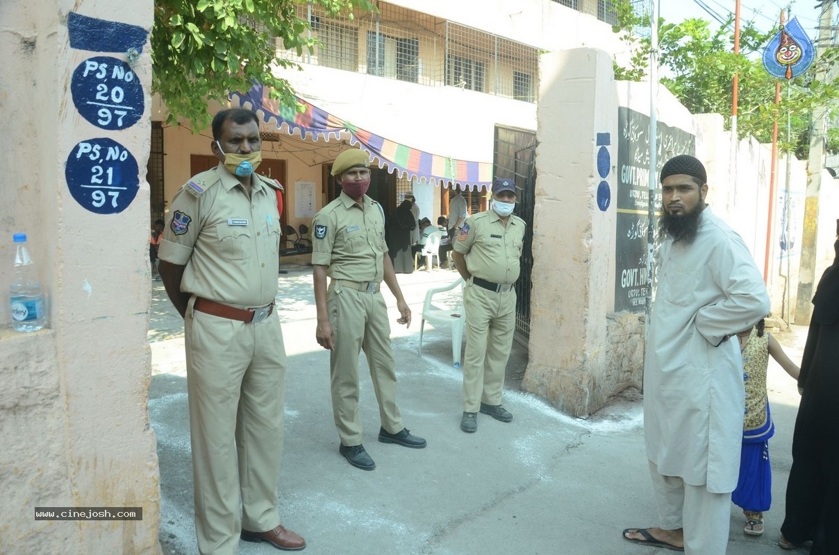 Celebrities cast their Vote GHMC Elections 01 - 20 / 36 photos