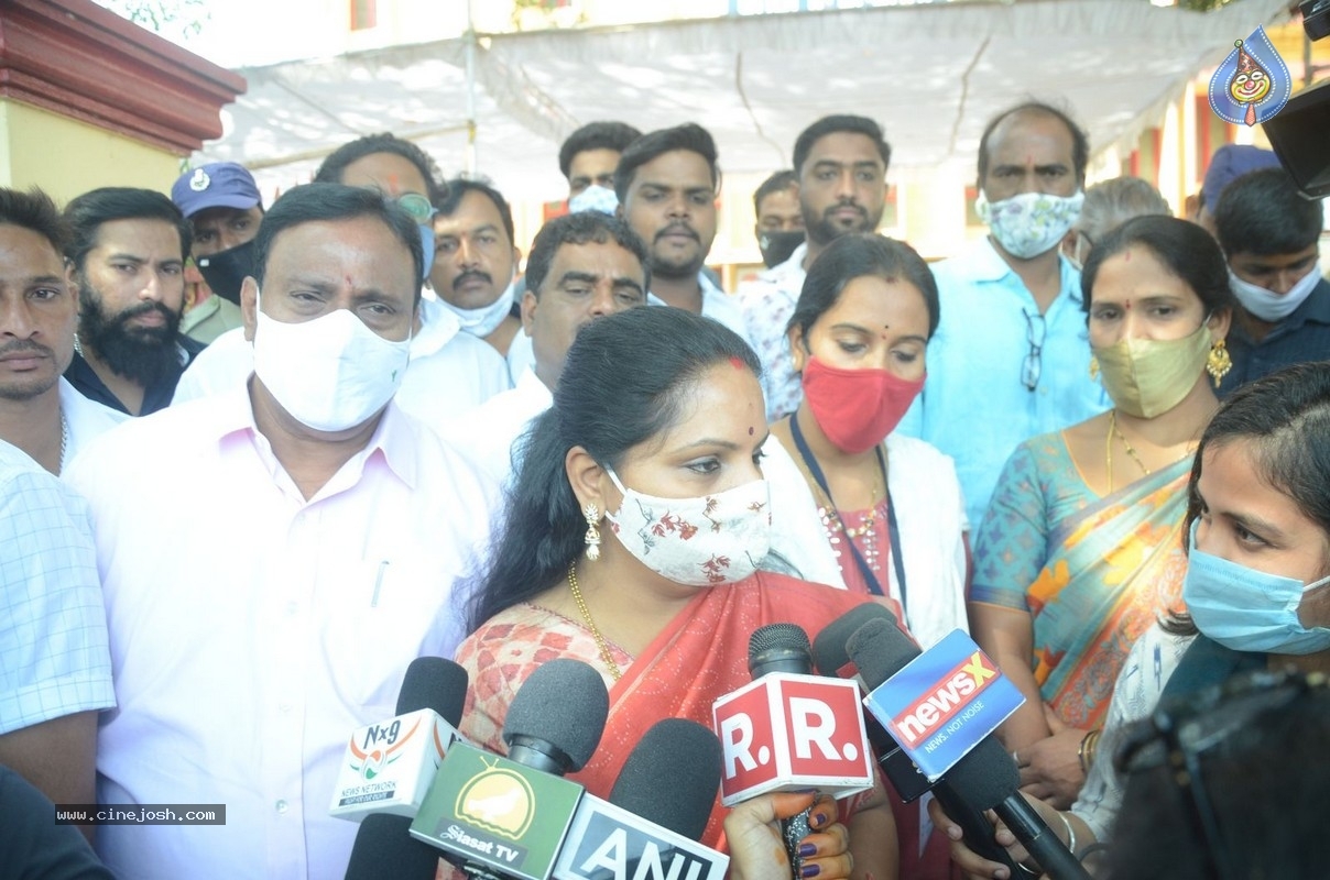 Celebrities cast their Vote GHMC Elections 02 - 13 / 57 photos