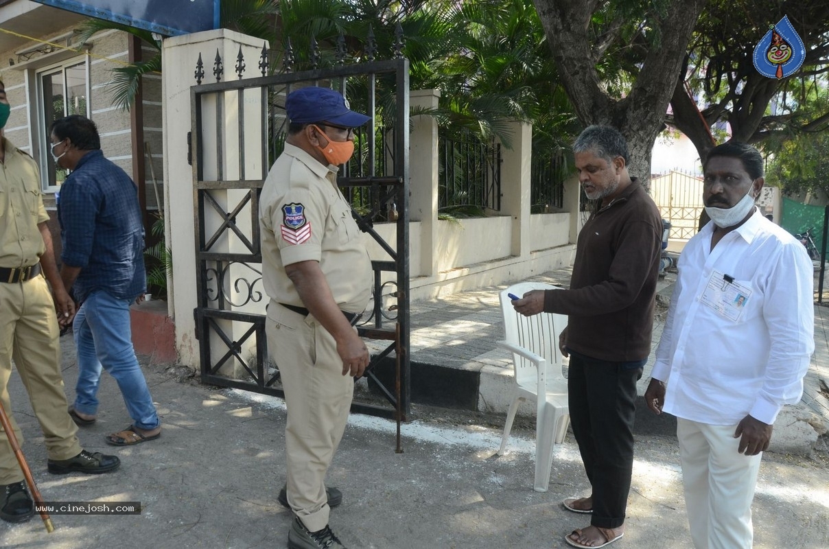 Celebrities cast their Vote GHMC Elections 02 - 14 / 57 photos