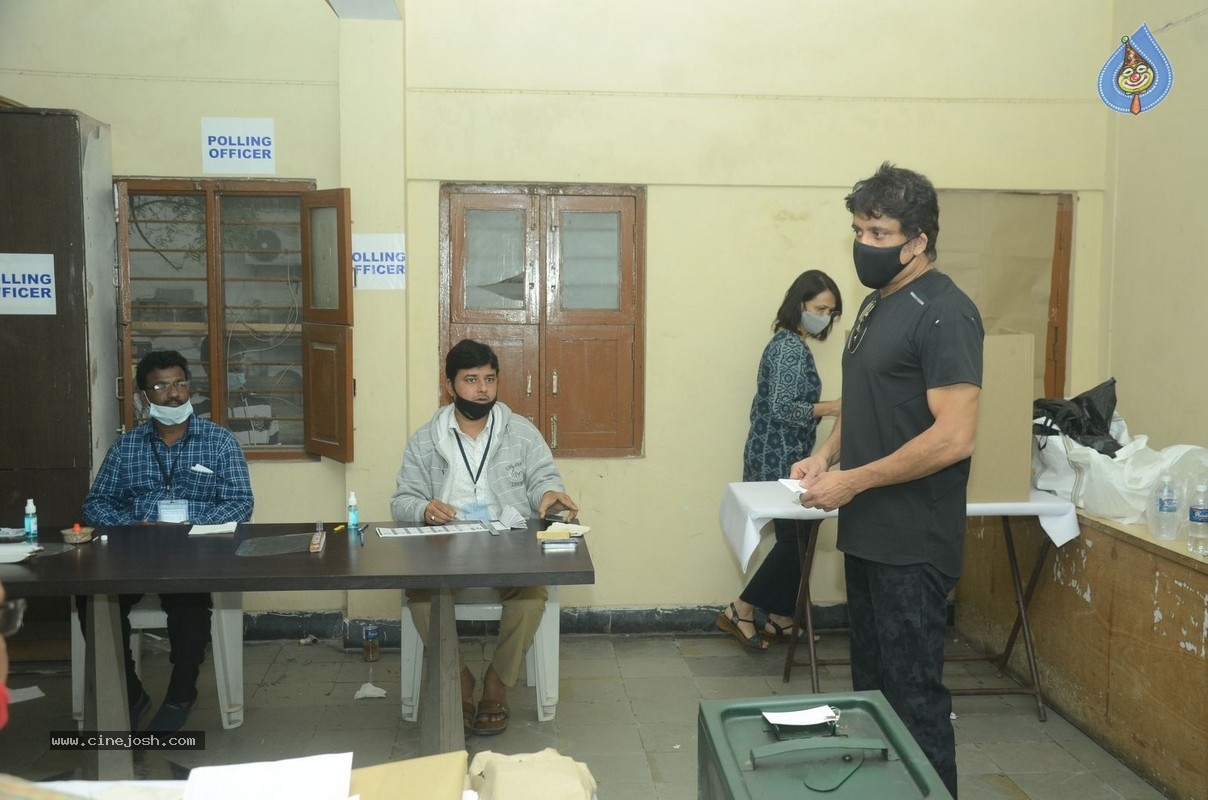 Celebrities cast their Vote GHMC Elections 02 - 15 / 57 photos