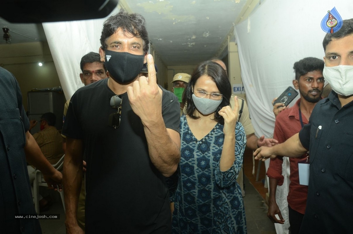 Celebrities cast their Vote GHMC Elections 02 - 19 / 57 photos
