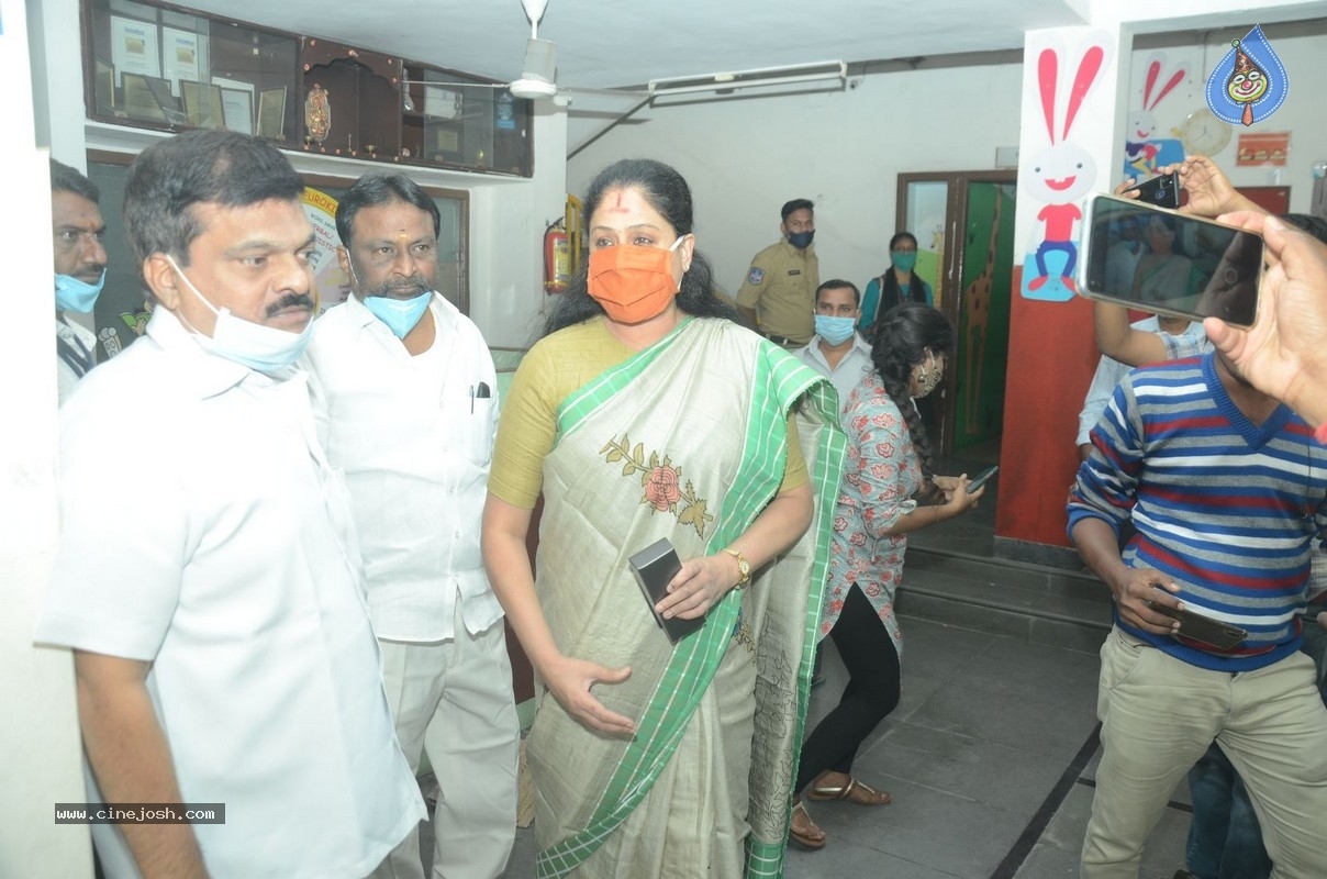 Celebrities cast their Vote GHMC Elections 02 - 25 / 57 photos