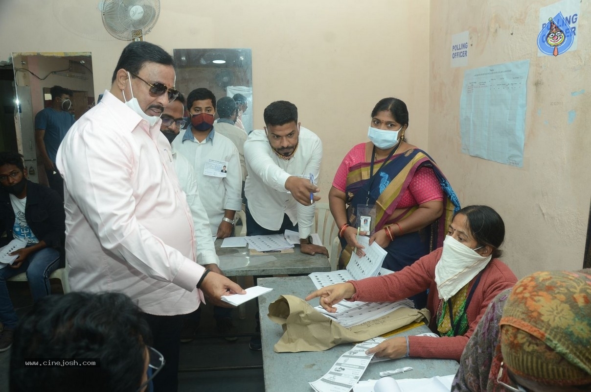 Celebrities cast their Vote GHMC Elections 02 - 29 / 57 photos