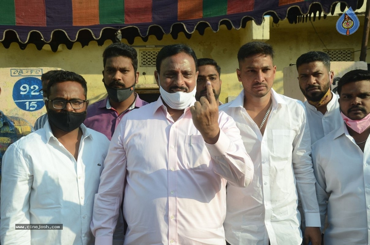 Celebrities cast their Vote GHMC Elections 02 - 42 / 57 photos