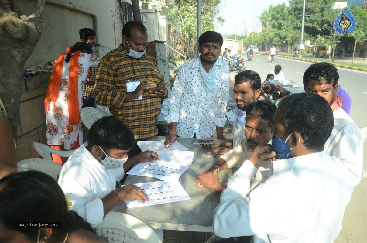 Celebrities cast their Vote GHMC Elections 02 - 45 / 57 photos