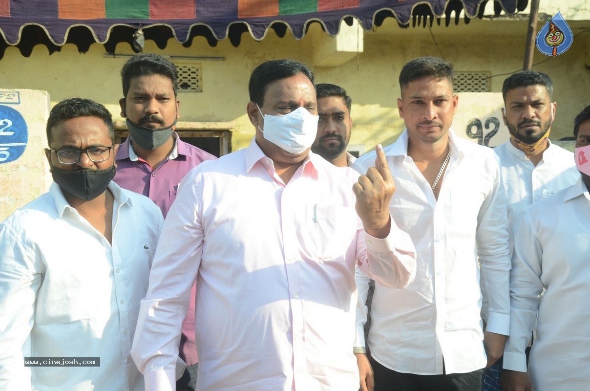 Celebrities cast their Vote GHMC Elections 02 - 46 / 57 photos