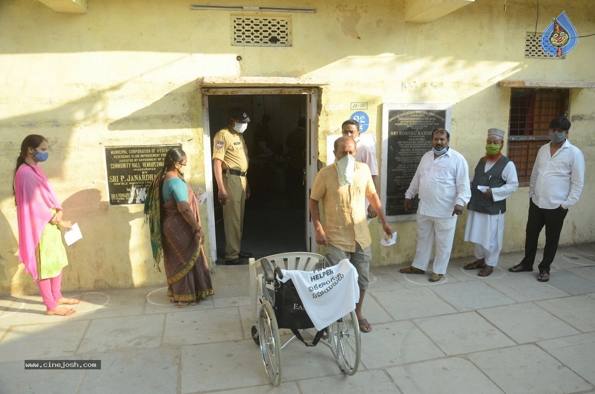 Celebrities cast their Vote GHMC Elections 02 - 55 / 57 photos