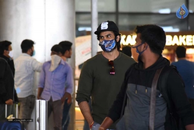 Celebs at Airport Pics - 11 of 14