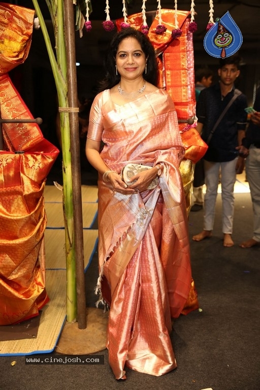 Mugdha Art Studio at Patny Centre - 3 / 40 photos