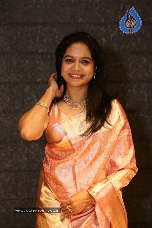 Mugdha Art Studio at Patny Centre - 5 / 40 photos