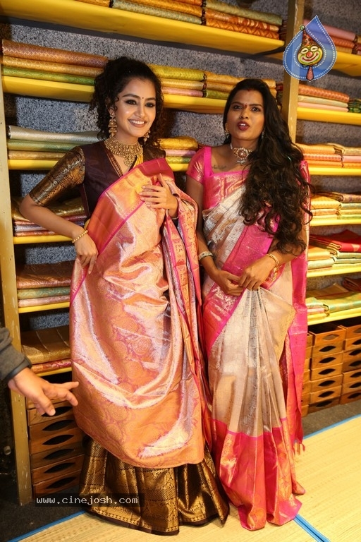 Mugdha Art Studio Price  Reviews  Hyderabad Wedding Wear