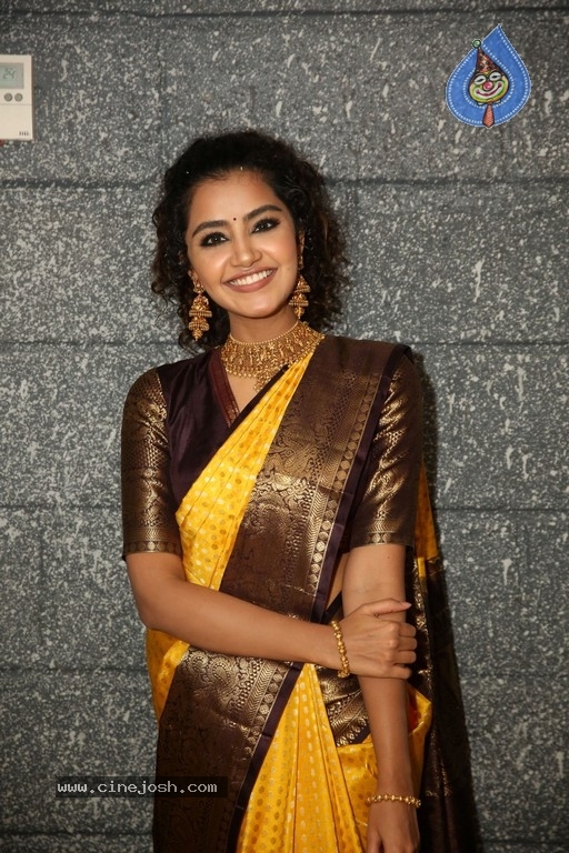 Mugdha Art Studio at Patny Centre - 35 / 40 photos