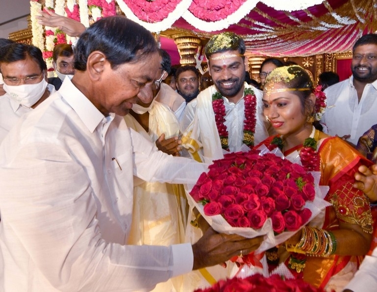 MLC Goreti Venkanna Daughter Wedding Photos - 3 / 4 photos