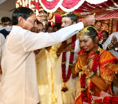 MLC Goreti Venkanna Daughter Wedding Photos - 2 of 4
