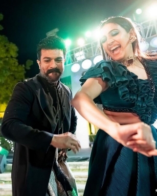 Ram Charan Enjoying With His Family At Niharika Sangeet - 6 of 6