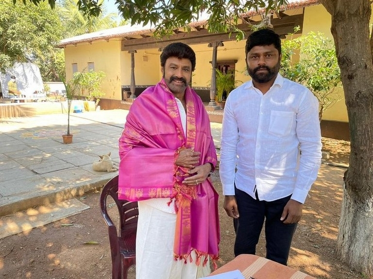 Telangana Telugu Yuvatha met Nandamuri Balakrishna - 1 / 3 photos